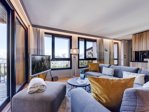 Spacious Duplex with Spa, 4 Bedrooms, Arc 1800