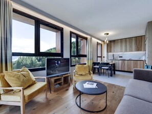 TV - Cozy Apartment, Arc 1800 - Spa & Near Slopes (Les Arcs 1800)