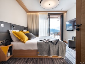 7 bedrooms, free WiFi, bed sheets