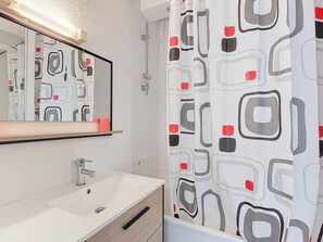 Hair dryer - Apartment for 5 with pool and parking in Vieux-Boucau (Vieux-Boucau-les-Bains)