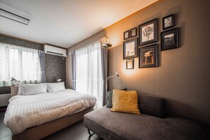 4 室のベッドルーム、デスク、アイロン / アイロン台、WiFi (無料)