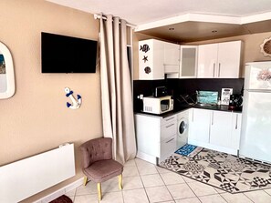 Interior - Family apartment near the beach with parking (Fleury-Saint-Pierre-la-Mer)