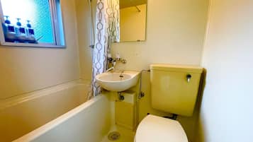 Sèche-cheveux, serviettes fournies