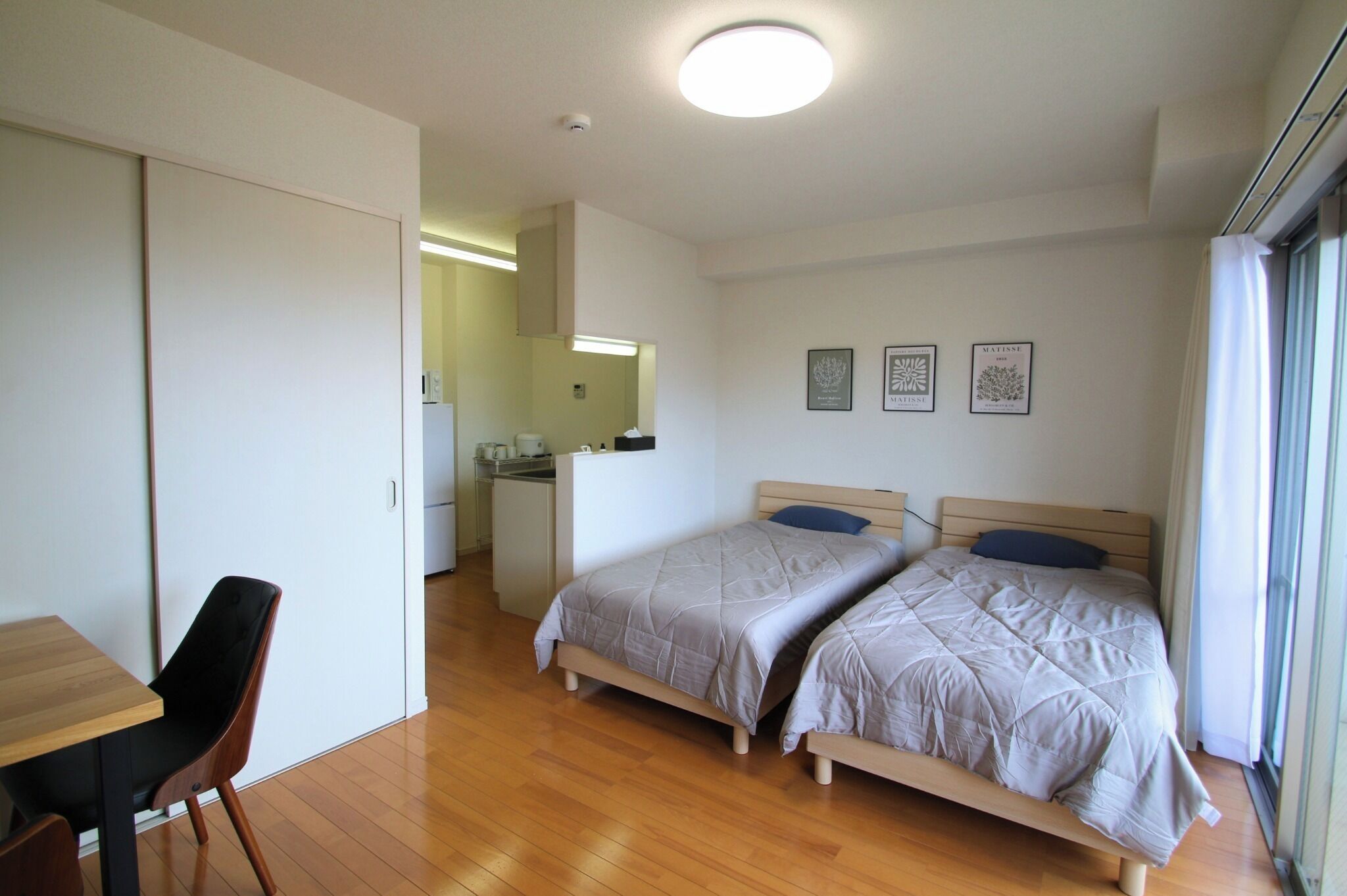 Free WiFi, bed sheets