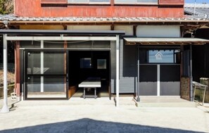 Exterior - KAMADOMA  Entire building available for rent  A  / Kure City Hiroshima (Kure City)