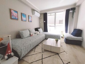 TV - 2 minutes by train to Saitama New City_1st floor_L / Saitama City Saitama (Saitama City)