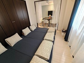 Desk, free WiFi, bed sheets - FamilyGirls Night OutBusiness Use Welcome301 C / Saitama City Saitama (Saitama City)