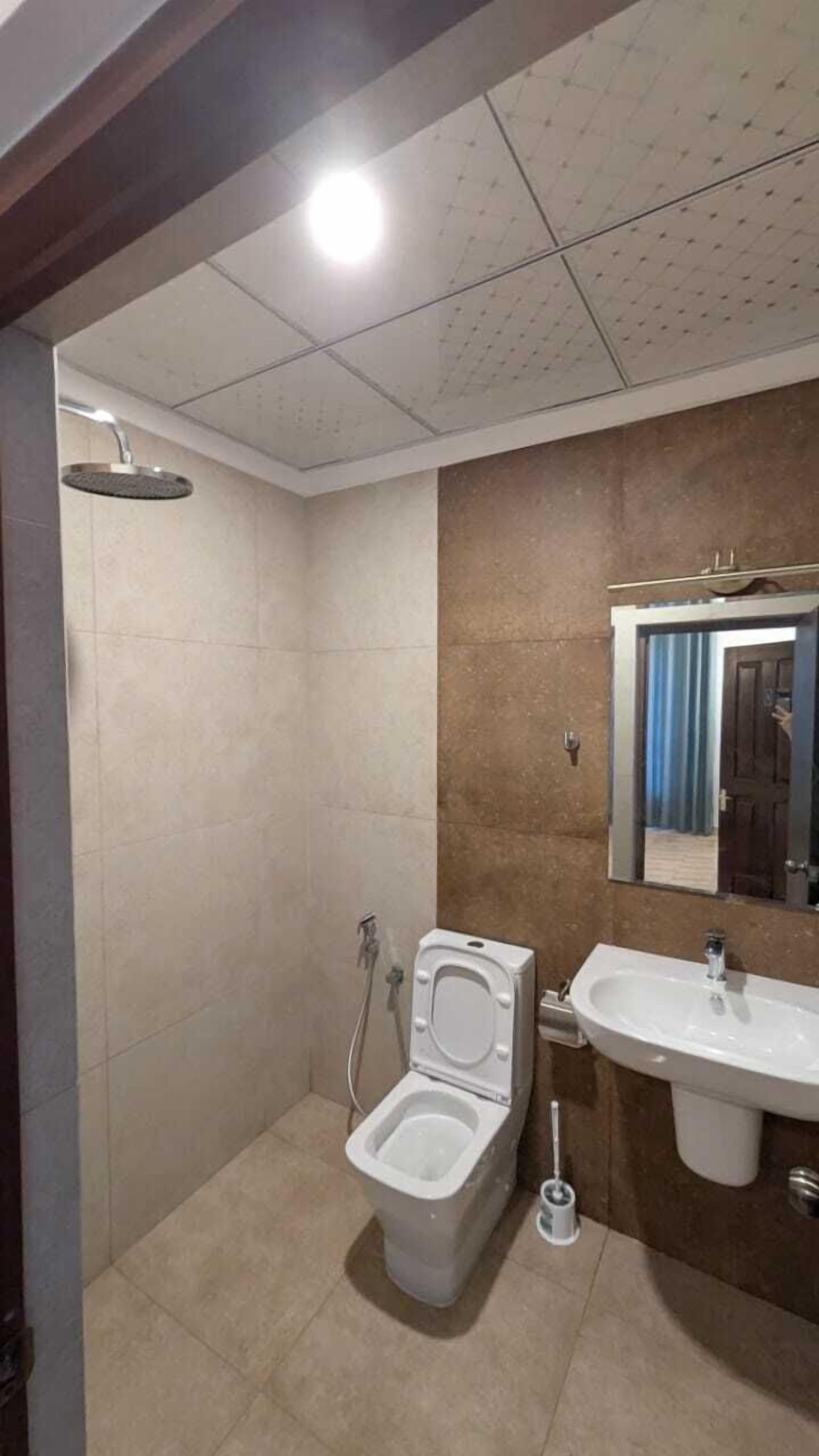 Shower, towels, soap, shampoo
