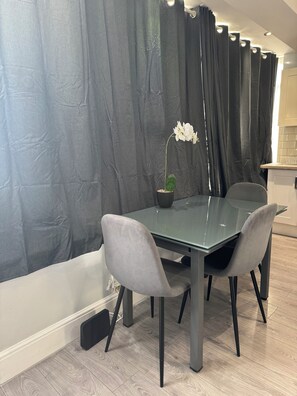Dining - Croydon Uni London House (Thornton Heath)
