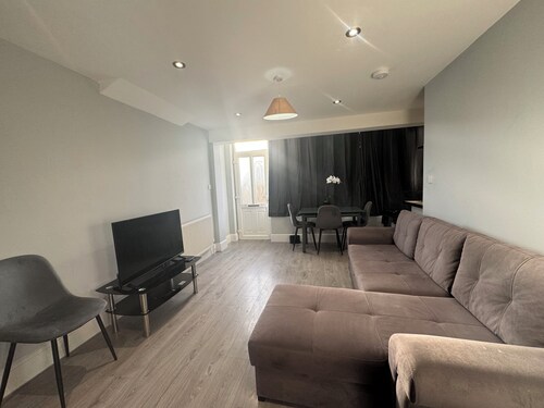 Croydon Uni London House