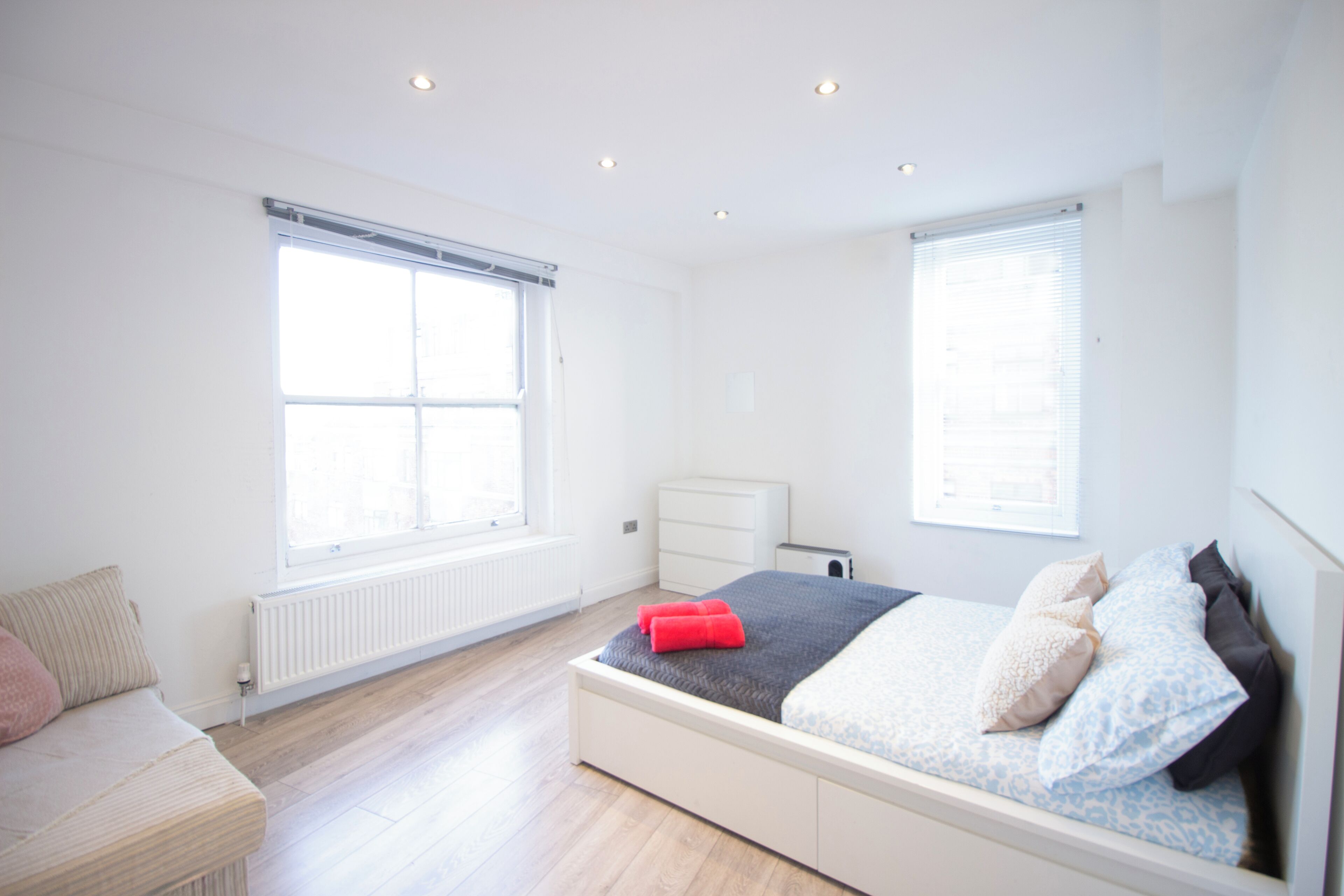 Fer et planche à repasser, Wi-Fi, draps fournis