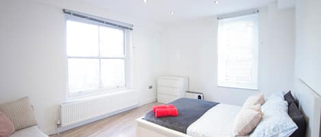 Fer et planche à repasser, Wi-Fi, draps fournis