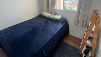 1 quarto, ferros/tábuas de passar roupa, acesso à internet