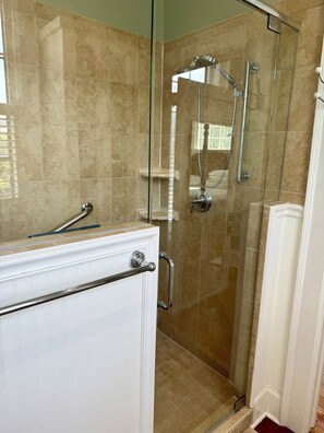 Shower, jetted bath, hair dryer, towels - Golf Week Retreat - Historic Summerville Home w/ Pool, Spa + Entertaining Spaces (Augusta)
