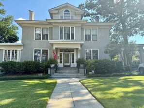 Exterior - Golf Week Retreat - Historic Summerville Home w/ Pool, Spa + Entertaining Spaces (Augusta)