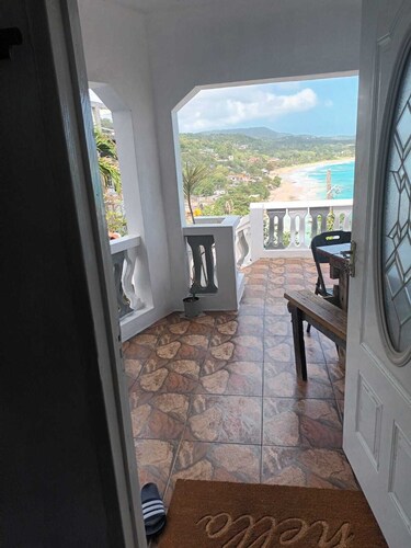 Cosy, Seafront Apartment, Long Bay, Portland Jamaica