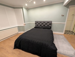 3 bedrooms, WiFi, bed sheets - Cozy spacious home (Birmingham)