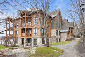 Exterior - Equinoxe 152-2 Ski in/ski out (Mont-Tremblant)
