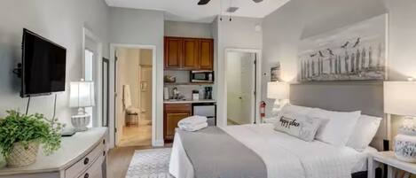 1 chambre, fer et planche à repasser, accès Internet, draps fournis