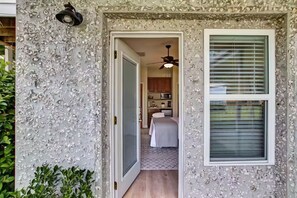 1 bedroom, iron/ironing board, free WiFi, bed sheets - Beautiful Private Corner Suite with Balcony & Carport. Boat/Trailer space too! (Fernandina Beach)