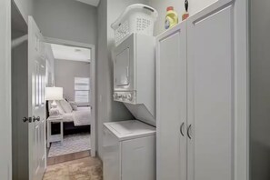 1 bedroom, iron/ironing board, free WiFi, bed sheets - Beautiful Private Corner Suite with Balcony & Carport. Boat/Trailer space too! (Fernandina Beach)