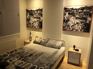 2 chambres, fer et planche à repasser, Wi-Fi, draps fournis