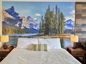 Iron/ironing board, free WiFi, bed sheets, wheelchair access - Premium Studio with Stunning Mountain & Sunset Views at The Appalachian #261 (Vernon)