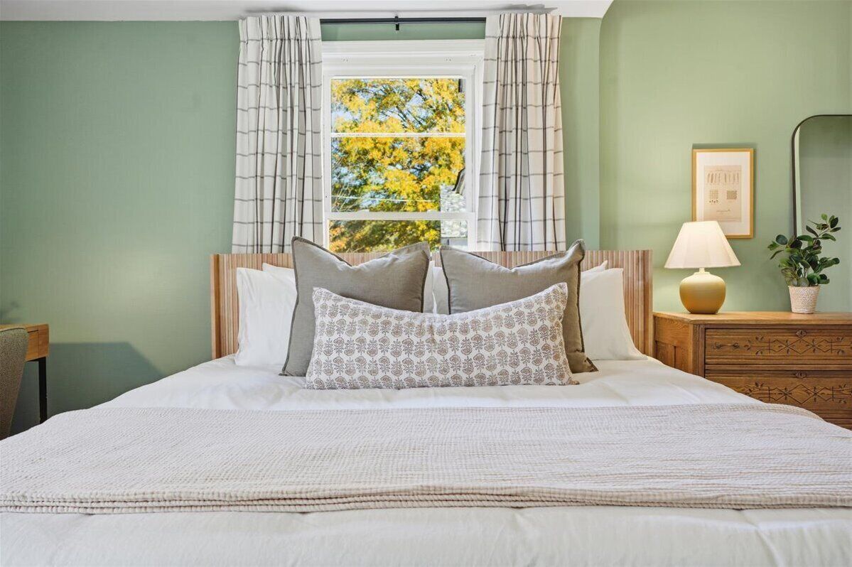 3 bedrooms, iron/ironing board, WiFi