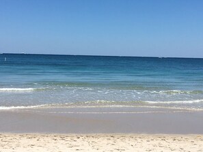 On the beach - A LITTLE PIECE OF HEAVEN
Beachfront
1480 S Ocean Blvd,
Lauderdale By the Sea, FL (Pompano Beach)