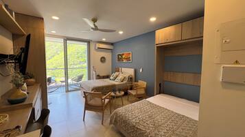 1 slaapkamer, een strijkplank/strijkijzer, gratis wifi, beddengoed