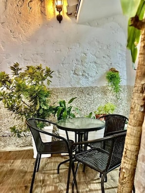 Outdoor dining - Casa Centro Histórico Hotel (Cartagena)