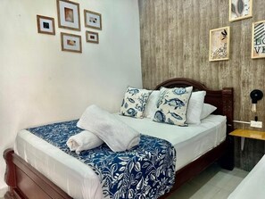 Standard Double Room | Desk, laptop workspace, iron/ironing board, free WiFi - Casa Centro Histórico Hotel (Cartagena)