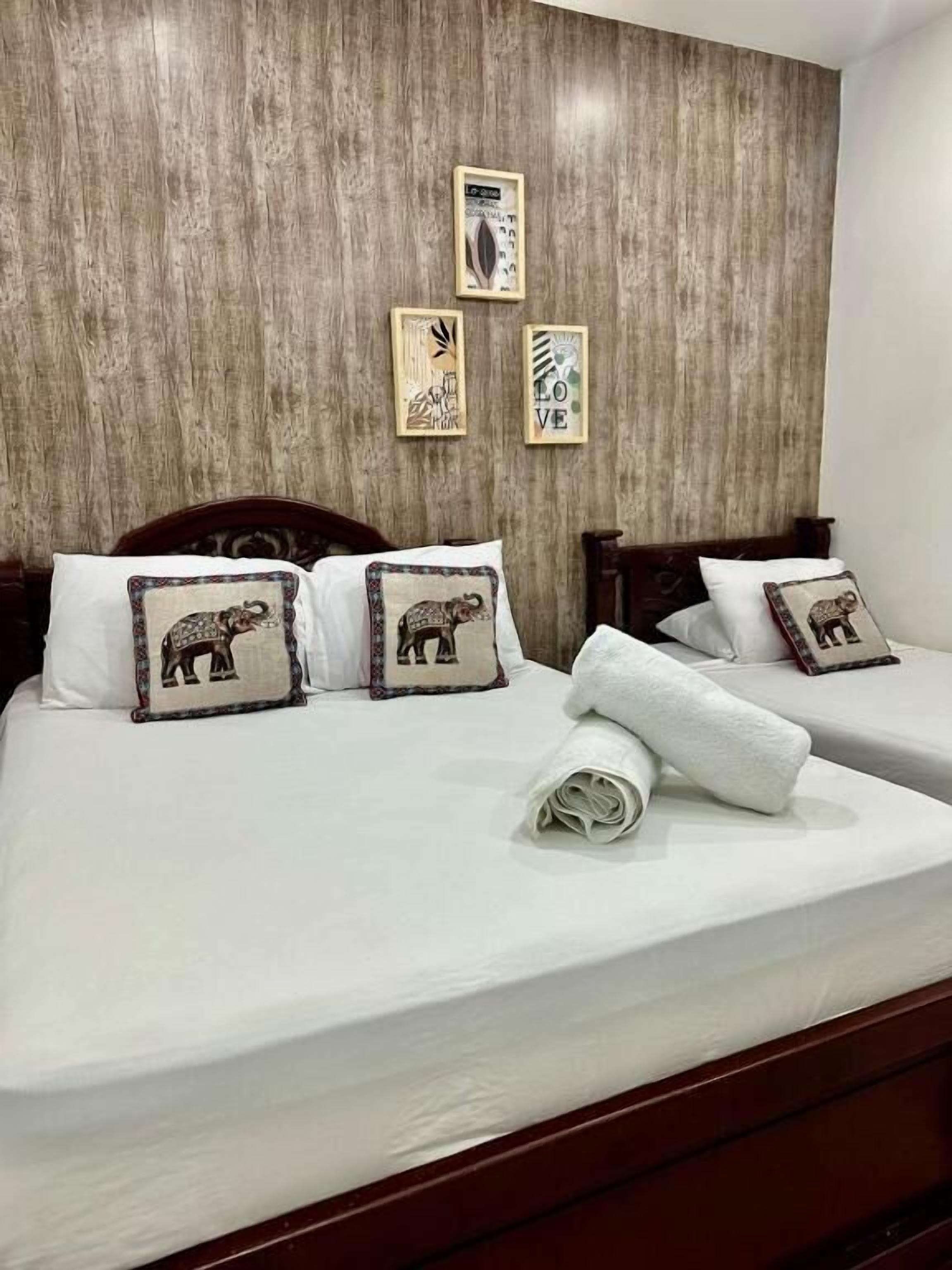 办公桌、笔记本电脑工作区、熨斗/熨板、免费 WiFi