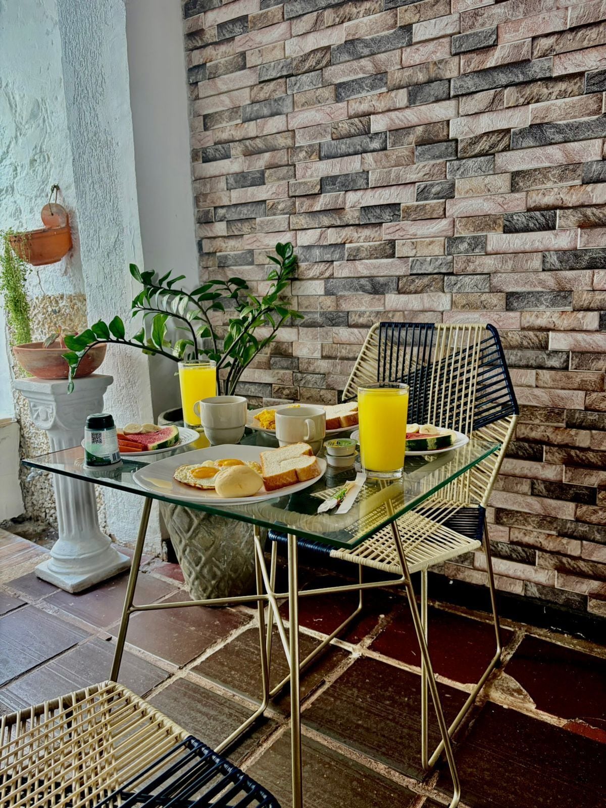 Free daily full breakfast