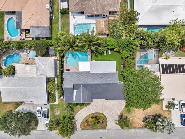Exterior - Lighthouse Point Retreat:Heated Pool & 3 Ensuite Bedrooms with luxury mattresses (Lighthouse Point)