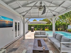 Pool - Lighthouse Point Retreat:Heated Pool & 3 Ensuite Bedrooms with luxury mattresses (Lighthouse Point)
