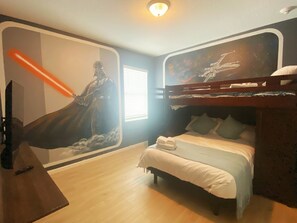 36 bedrooms, iron/ironing board, Internet, bed sheets - Beautiful 36-bedroom house in Kissimmee perfect for large groups (Kissimmee)