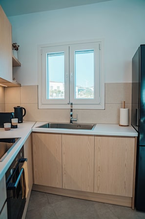 Private kitchen - Private Villa with Mini Pool, Garden & Parking (Paros)