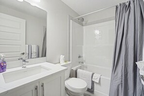 Hair dryer, towels, soap, toilet paper - https://listings.airunlimitedcorp.com/sites/qnnbzbv/unbranded (Calgary)