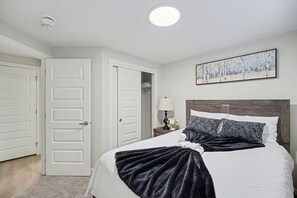 2 chambres, fer et planche Ă repasser, Wi-Fi gratuit, draps fournis