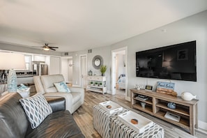 TV - 2 Mi to Beach! Unit w/ Pool Access on Marco Island (Marco Island)