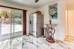 Interior - 2 Mi to Old Town! Coachella Valley Snowbird Escape (La Quinta)