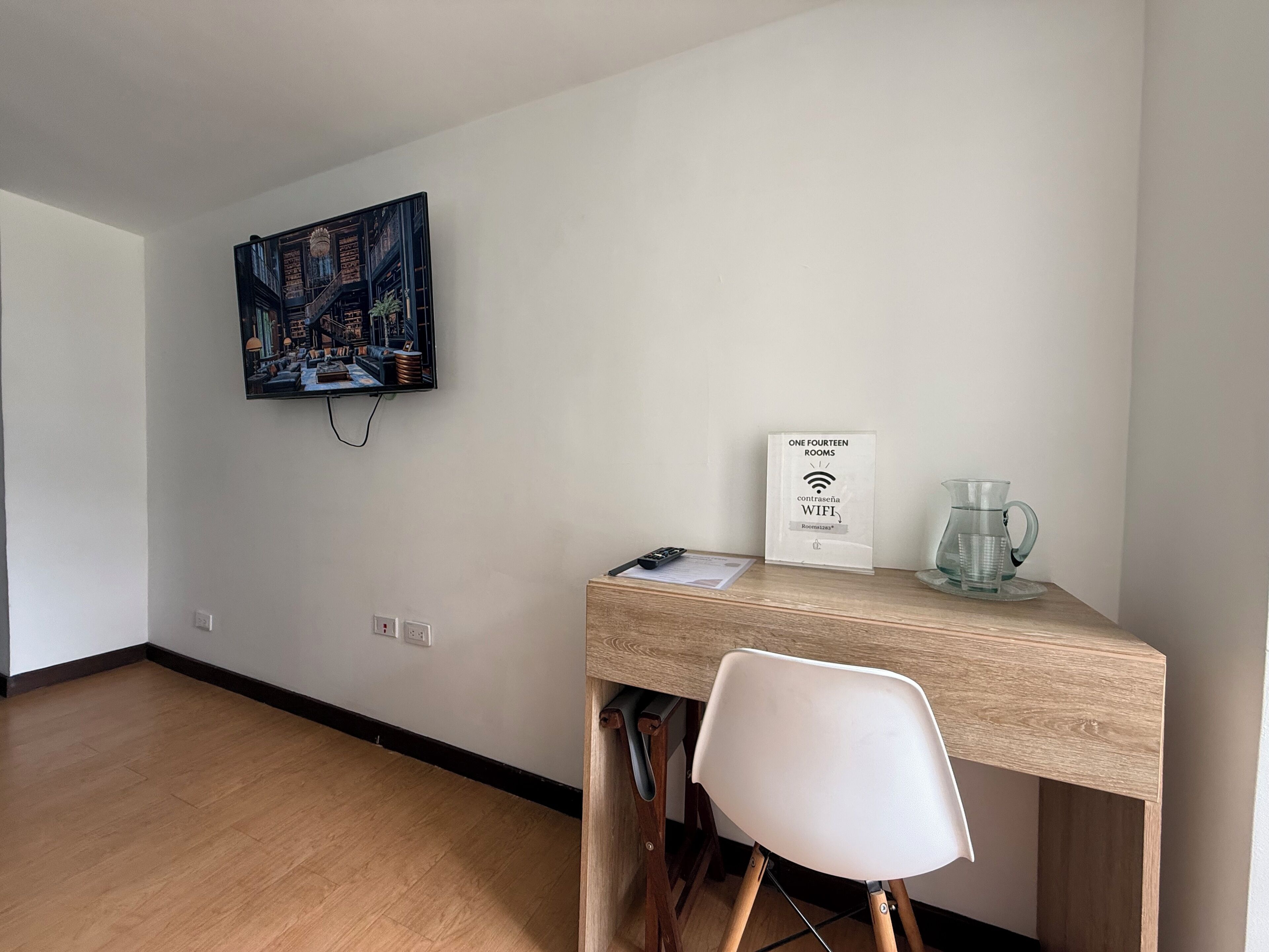 家庭房 | 客房内保险箱、免费 WiFi