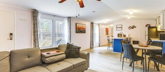 Hike, Bike & Boat: Peaceful Piney Woods Home!