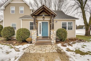 Exterior detail - Getaway w/ Private Acreage in the Minneapolis Area (Loretto)