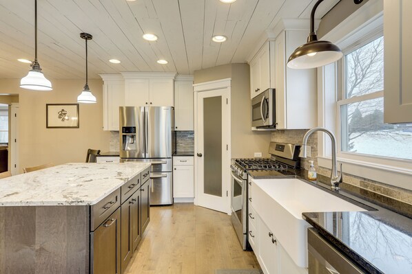 Fridge, microwave, stovetop, dishwasher - Getaway w/ Private Acreage in the Minneapolis Area (Loretto)