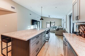 Interior - 1 Mi to Beach! Modern Tropical Retreat in Naples (Naples)