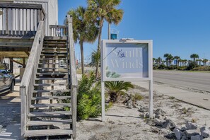 Exterior detail - Absolute Best Location! Heart of Gulf Shores Condo (Gulf Shores)