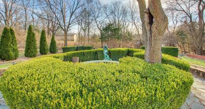 2 Mi to KU Campus: Group Getaway w/ Patio & Garden