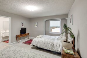 5 Schlafzimmer, Schreibtisch, Bügeleisen/Bügelbrett, Internetzugang